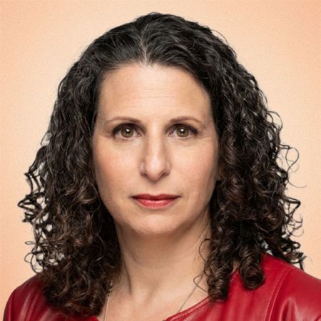 Sara Levine private genetic counsellor specialising in reproductive Genetics in London. In Partnership with the team at Jeen Health.